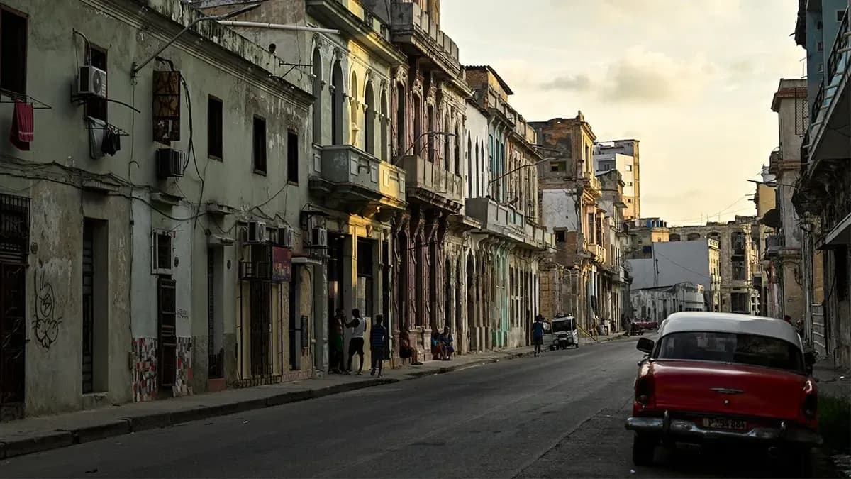 Cuba apre il mercato per sopravvivere: la rivoluzione economica dell’Avana tra crisi energetica e pressioni Usa