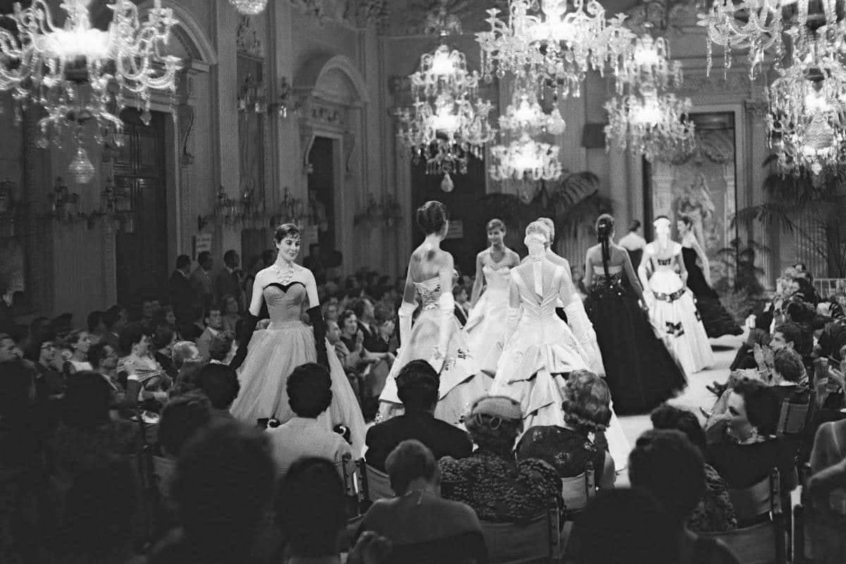 Moda in mostra: la costruzione culturale della moda contemporanea