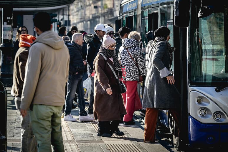 La grande illusione italiana: occupazione e Pil crescono, gli stipendi no